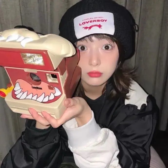 生活艰难也许快乐