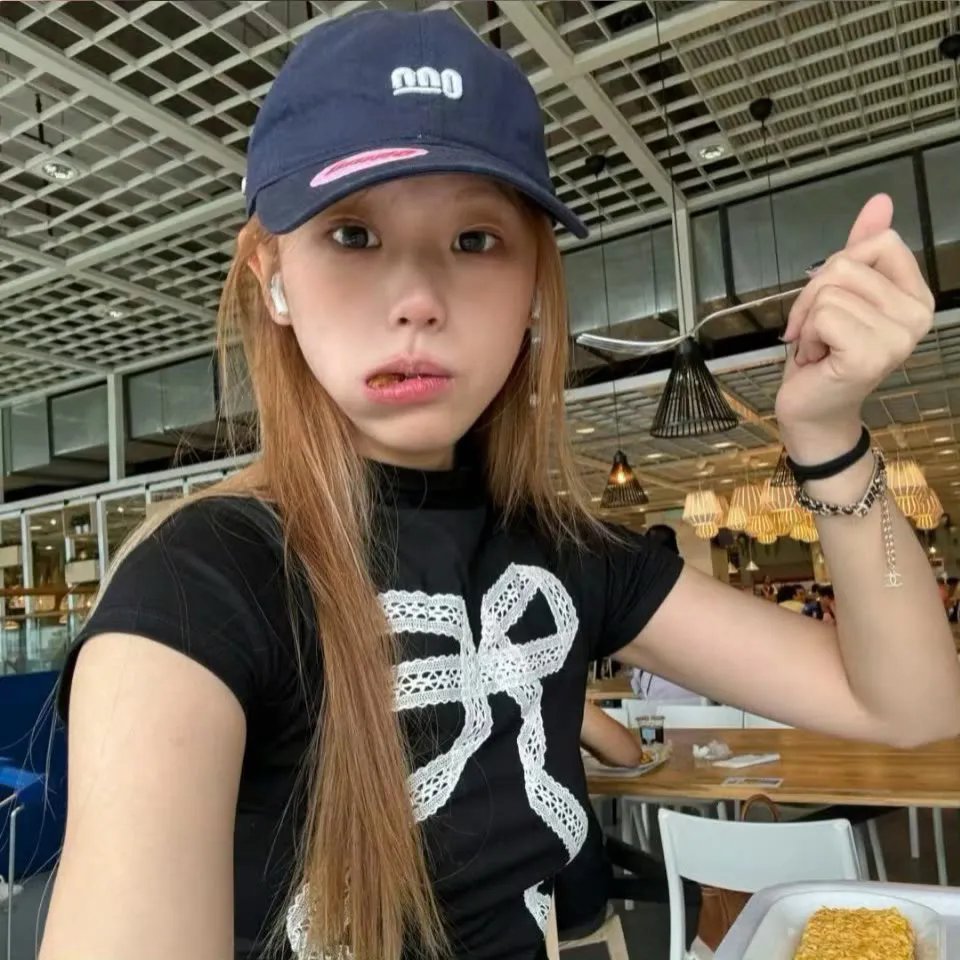 红色